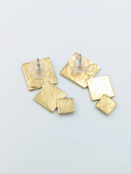 Vintage Trifari stud earrings 3 stacked textured gold tone squares - Picture 3 of 6